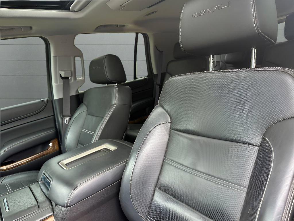 Used 2015 GMC Yukon Denali w/ Touring Package AWD/4WD image 18
