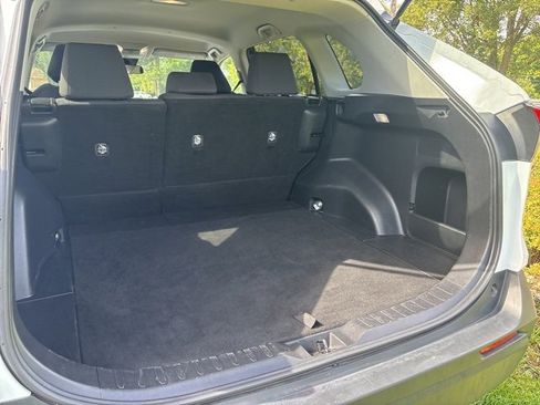 Used 2022 Toyota RAV4 LE image 6