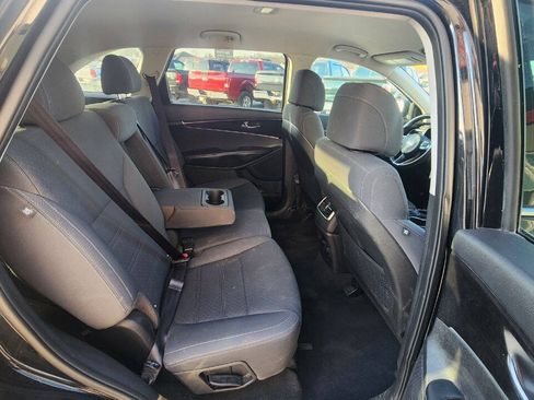 Used 2017 Kia Sorento AWD image 17