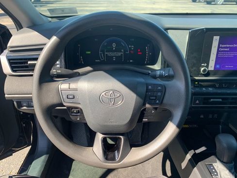 Used 2025 Toyota Camry LE FWD image 26