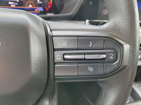 Used 2024 Chevrolet Colorado W/T image 14