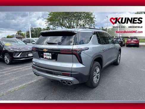 Used 2024 Chevrolet Traverse LT AWD/4WD image 6