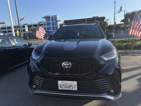 Used 2022 Toyota Highlander XSE image 9