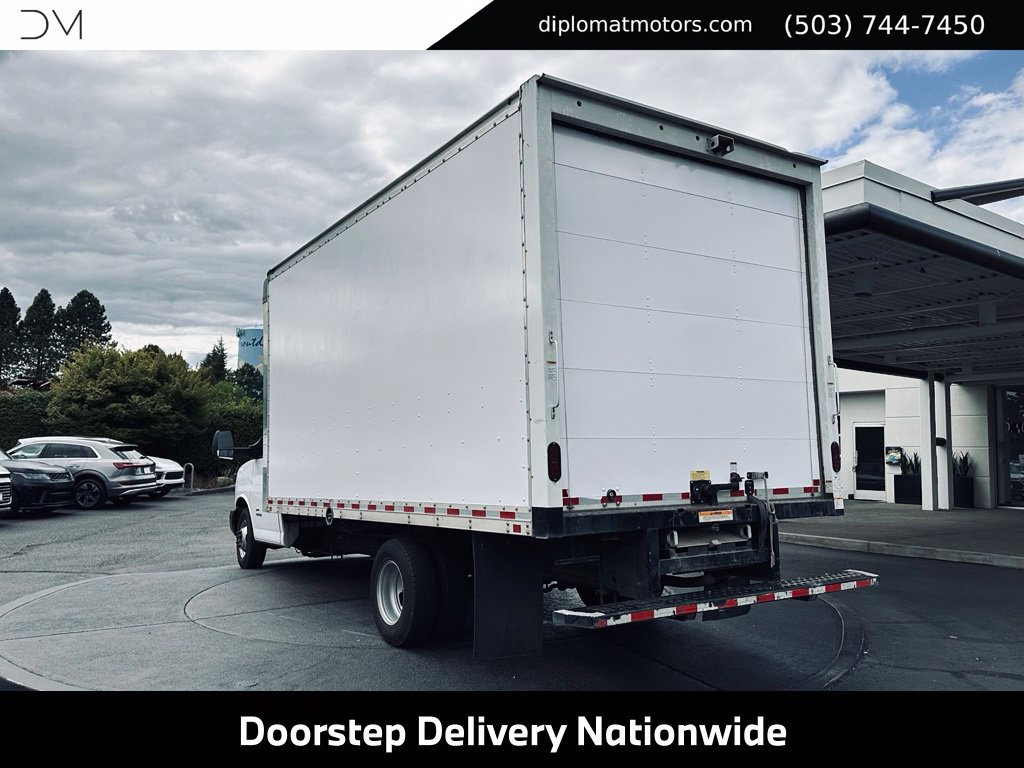 Used 2021 Chevrolet Express 4500 Extended w/ Power Convenience Package RWD image 5