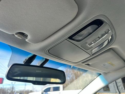 Used 2017 Kia Cadenza Premium image 17