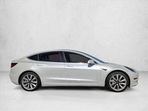 Used 2020 Tesla Model 3 Standard Range Plus image 4