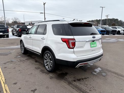 Used 2016 Ford Explorer Platinum image 3