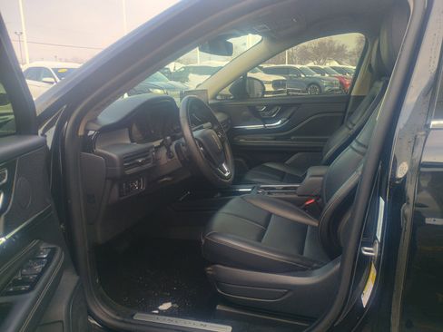Used 2025 Lincoln Corsair AWD image 17