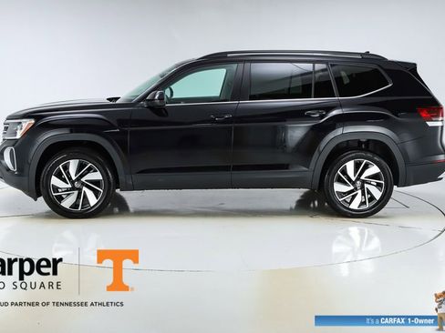 Used 2025 Volkswagen Atlas SE w/ Panoramic Sunroof Package image 2