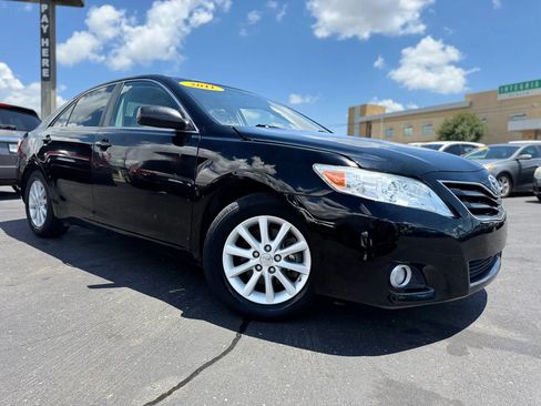 Used 2011 Toyota Camry XLE FWD image 2