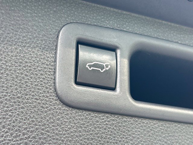 Used 2022 Toyota Highlander LE AWD/4WD image 40