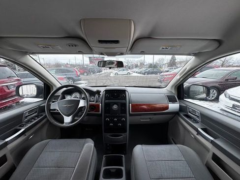 Used 2008 Chrysler Town & Country Touring w/ Flexible Seating Group image 24