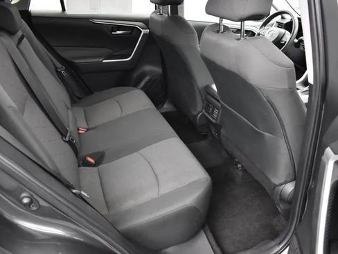 Used 2024 Toyota RAV4 XLE FWD image 17