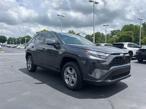 Used 2023 Toyota RAV4 XLE AWD/4WD image 4
