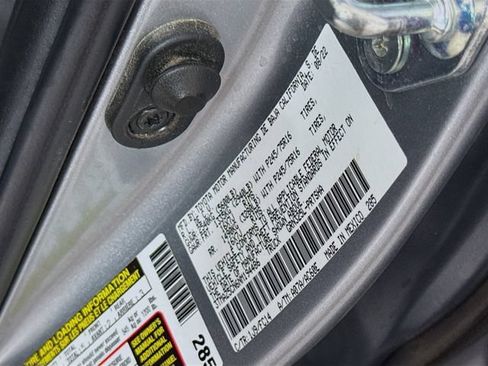 Certified 2022 Toyota Tacoma SR5 RWD image 32