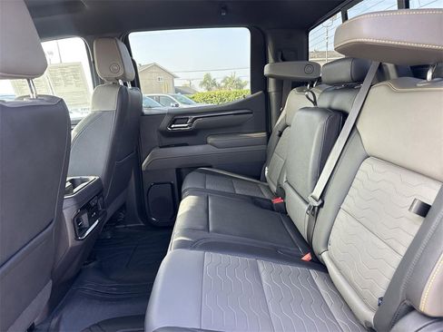 Used 2023 Chevrolet Silverado 1500 ZR2 image 23