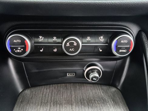 Used 2022 Alfa Romeo Stelvio Ti image 17