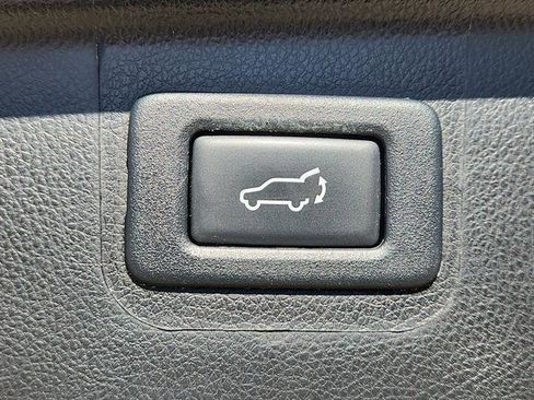 Used 2018 Subaru Outback 3.6R Touring w/ Popular Package #3 image 27