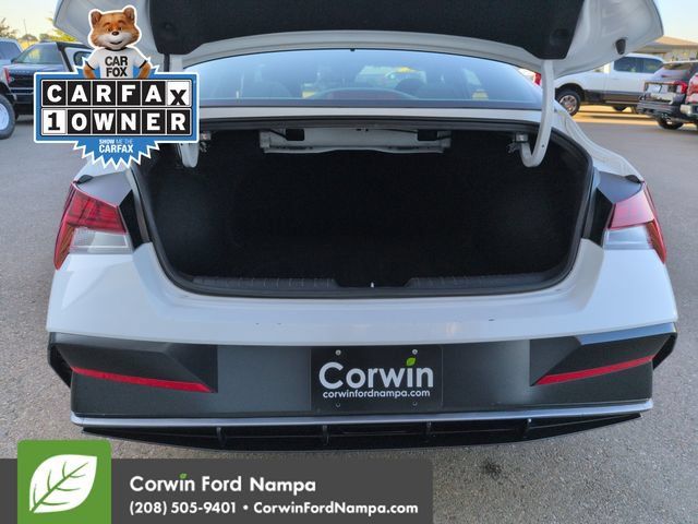 Used 2025 Hyundai Elantra SEL FWD image 27