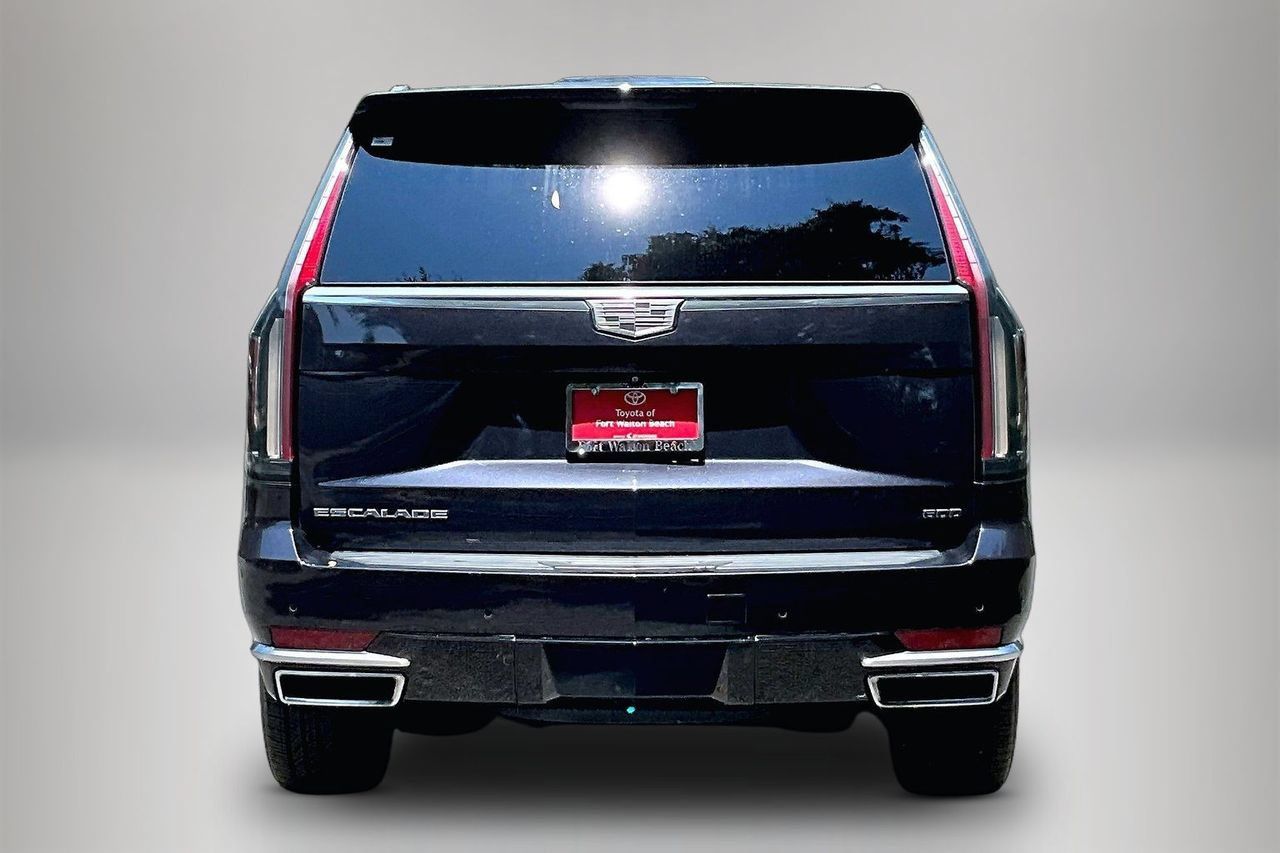 Used 2022 Cadillac Escalade Luxury RWD image 6