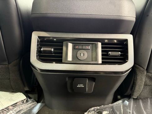 New 2026 Ford F250 Platinum w/ Tremor Off-Road Package image 27