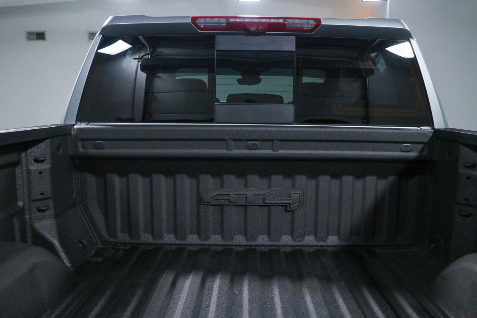 Used 2024 GMC Sierra 1500 AT4 w/ Technology Package AWD/4WD image 32