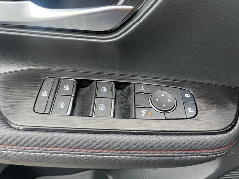 Certified 2026 Nissan Kicks SR FWD image 11