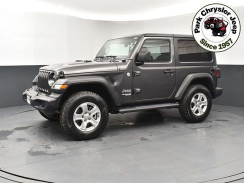 Used 2021 Jeep Wrangler Sport S image 3