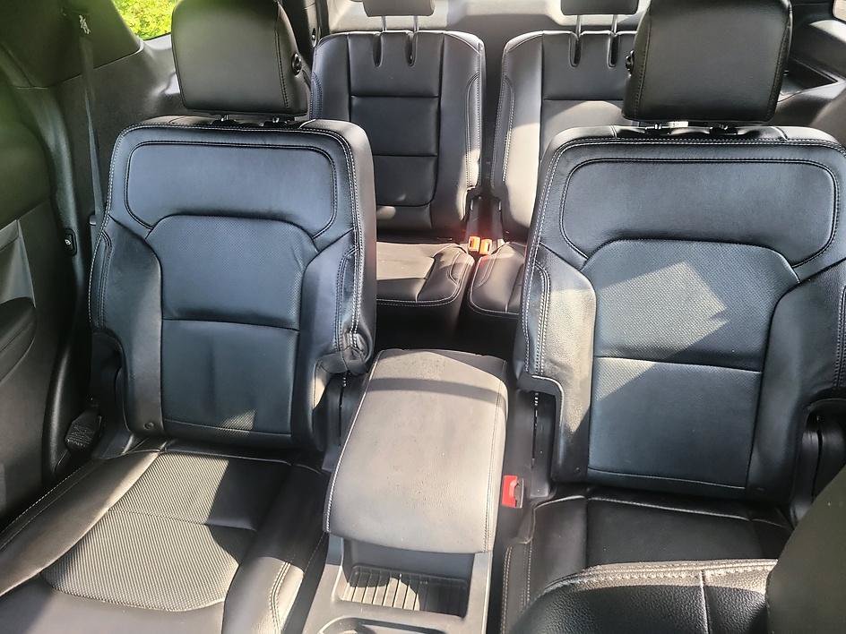 Used 2019 Ford Explorer Limited w/ Equipment Group 301A AWD/4WD image 29