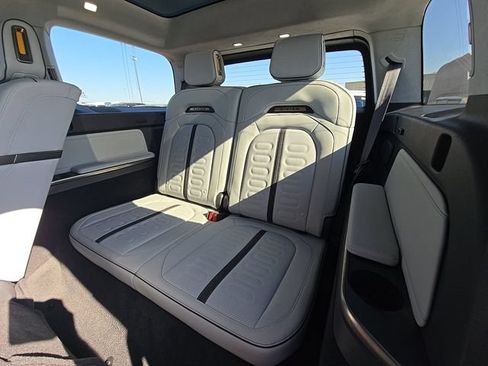 Used 2024 Rivian R1S Adventure AWD/4WD image 11