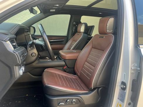 Used 2023 GMC Yukon Denali Ultimate AWD/4WD image 11