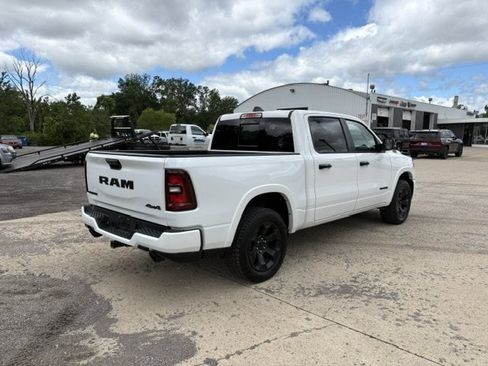 Used 2025 RAM 1500 Big Horn AWD/4WD image 4