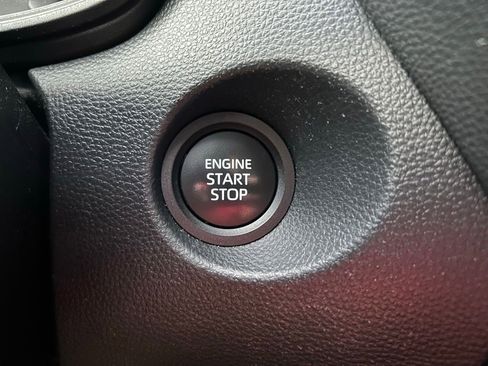 Used 2024 Toyota Corolla Cross LE FWD image 27