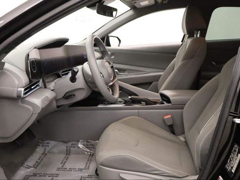 Used 2024 Hyundai Elantra SEL image 27