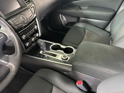 Used 2017 Nissan Pathfinder SV AWD/4WD image 26