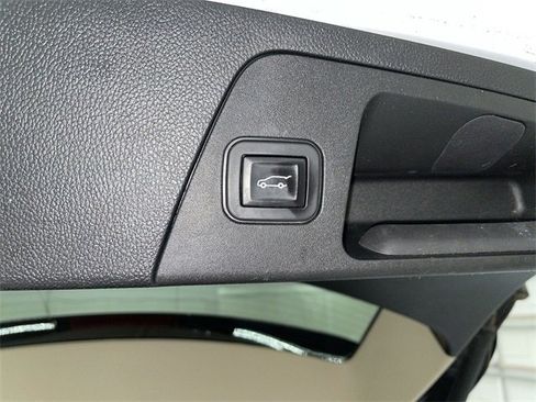 Used 2017 Buick Envision Essence image 16