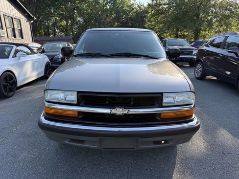 Used 2003 Chevrolet S10 Pickup LS w/ Convenience Package RWD image 3