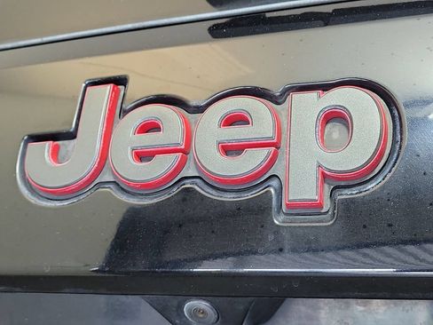Used 2018 Jeep Grand Cherokee Trailhawk w/ Trailhawk Luxury Group AWD/4WD image 8