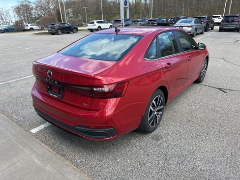 New 2026 Volkswagen Jetta SE FWD image 7