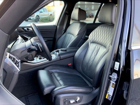 Used 2025 BMW X5 xDrive50e image 7