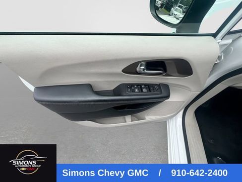 Used 2023 Chrysler Voyager LX FWD image 16
