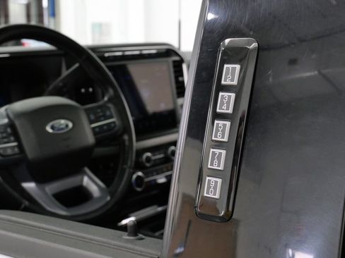 Used 2023 Ford F250 Lariat w/ Lariat Ultimate Package AWD/4WD image 16