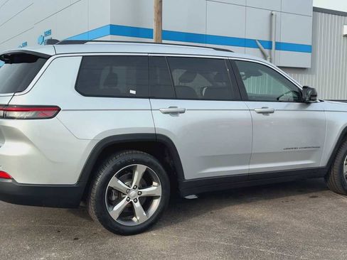 Used 2021 Jeep Grand Cherokee L Limited w/ Luxury Tech Group II image 2