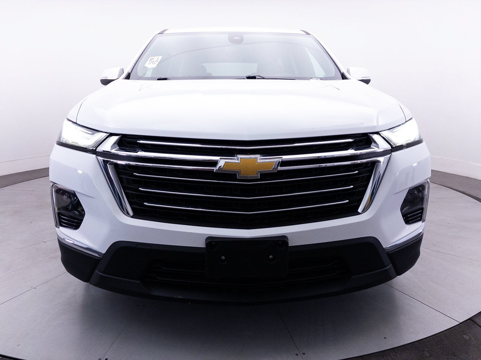 Used 2023 Chevrolet Traverse LT w/ LPO, Cargo Package FWD image 10