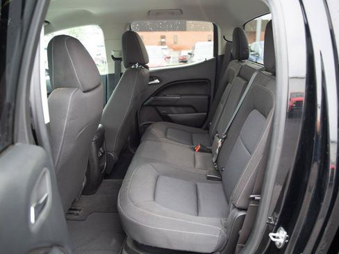 Used 2022 Chevrolet Colorado LT AWD/4WD image 21