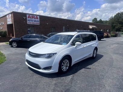 Used 2018 Chrysler Pacifica Touring-L w/ Advanced Safetytec Group