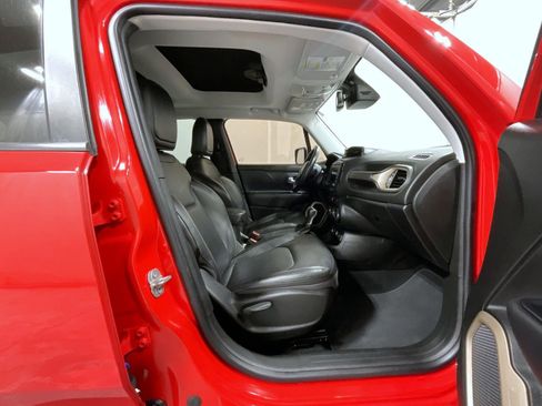 Used 2016 Jeep Renegade Limited image 16