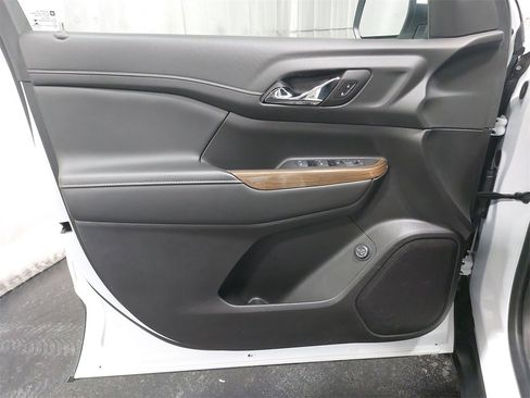 Used 2023 GMC Acadia SLE w/ Driver Convenience Package image 29