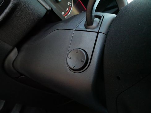 Used 2022 Ford Explorer Limited w/ Equipment Group 301A image 28