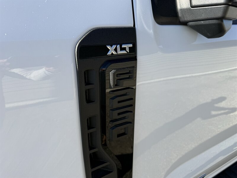Used 2024 Ford F250 XLT w/ Black Appearance Package AWD/4WD image 18